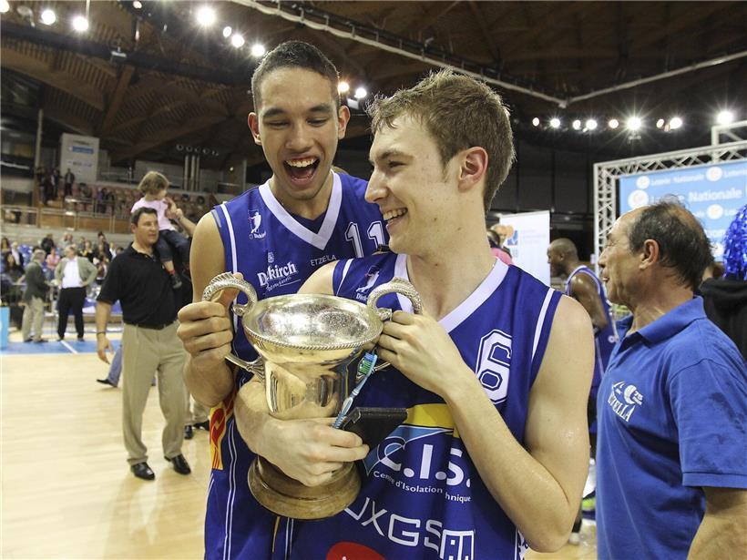 DJ Wilson und Frédéric Gutenkauf führen 2011 Etzella als Kapitäne zum Pokalsieg, am Samstag in der Coque-Arena