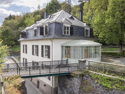 Ab dem 13. Juni richtet sich der Blick in den Schiefergruben erstmals nach oben. Dann öffnet die Villa Rother ihre Türen für Besucher.