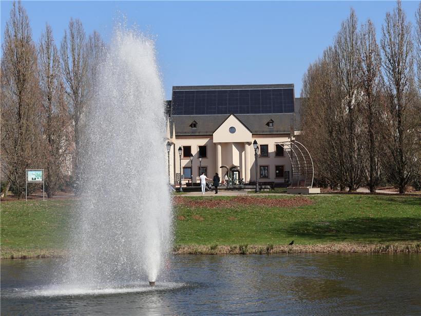 Gemeinderatssitzung im Rathaus von Hesperingen am Freitag mit Ratsmitgliedern und Diskussionen