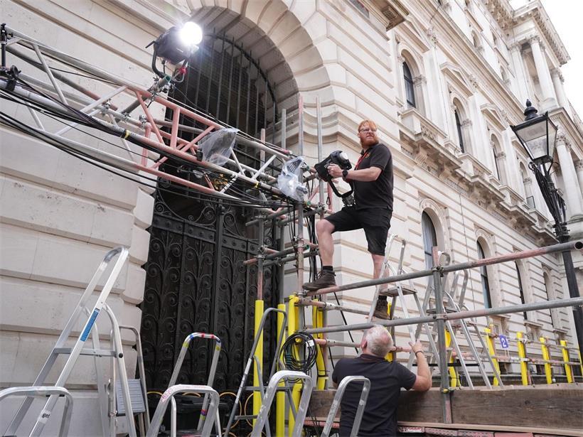 An der 10 Downing Street, dem Sitz des britischen Regierungschefs, werden noch eilige Renovierungsarbeiten vorgenommen