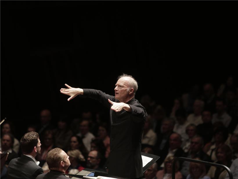 Dirigierte „Messa da requiem“ von Giuseppe Verdi mit dem Chor und Orchester der Oper Zürich: der italienische Dirigent Gianandrea Noseda