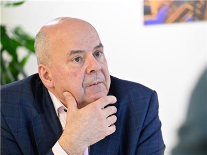 Arbeitsminister Marc Spautz spricht bei Treffen mit Sozialpartnern zur Vertrauensbildung und Zusammenarbeit