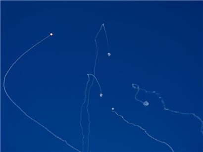 Israelisches Luftabwehrsystem Iron Dome im Einsatz zur Abwehr von Raketen aus dem Libanon, Archivfoto