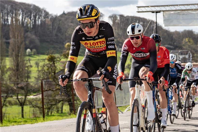 Arno Wallenborn feiert seinen Sieg beim Wettbewerb am Wochenende, ungeschlagen und erfolgreich