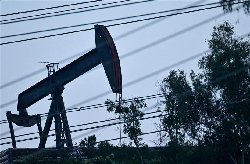 Europäische Wirtschafts- und Verbraucherszene zeigt anhaltende Abhängigkeit von fossilen Brennstoffen nach Energiekrise 2022