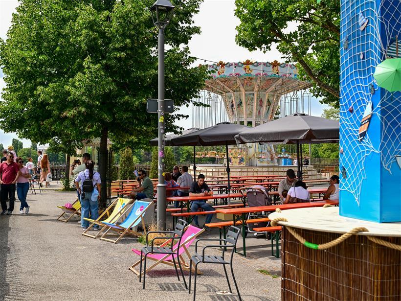 Cocktails, Kettenkarussell und ein Blick über das Petrusstal: „Summer op der Gëlle Fra“ ist zurück