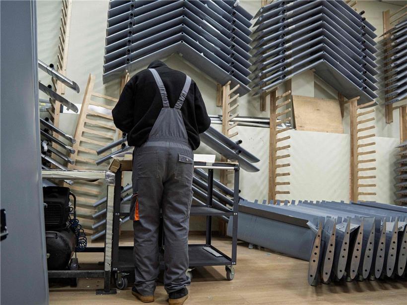 Bauteile und Komponenten in der ukrainischen Drohnenfabrik Fire Point für unbemannte Luftfahrzeuge