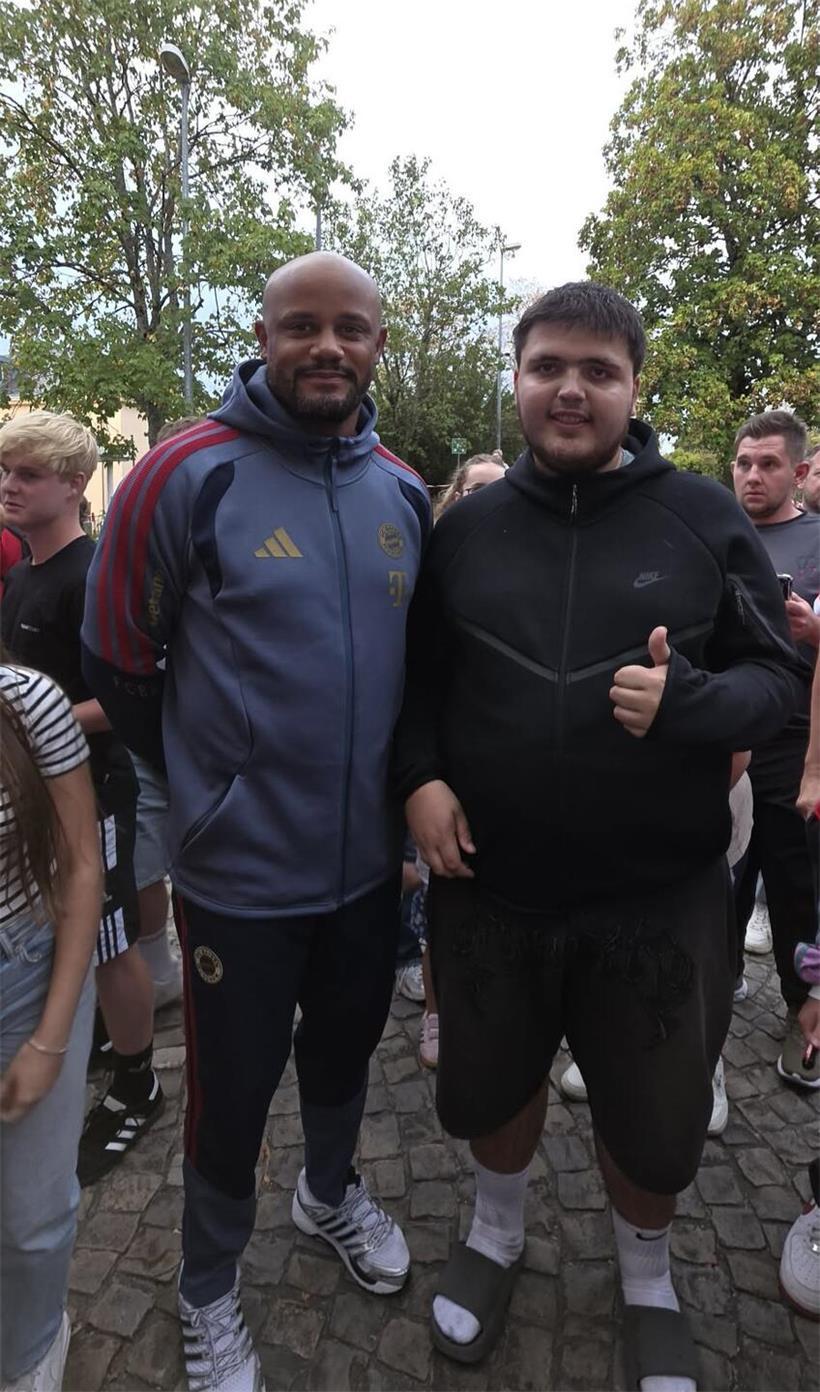 Besonders Trainer Vincent Kompany nahm sich Zeit für die Fans