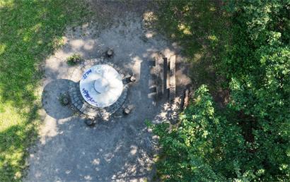 Besonders an Grillstellen in der Natur ist das Brandrisiko groß