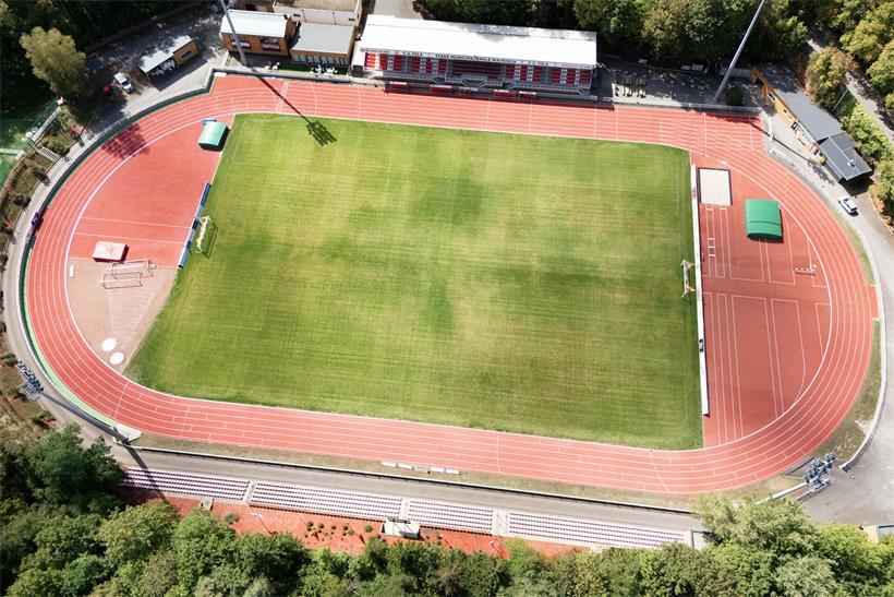 Mit dem Challenge Tageblatt wurde die erneuerte Leichtathletikbahn eingeweiht 