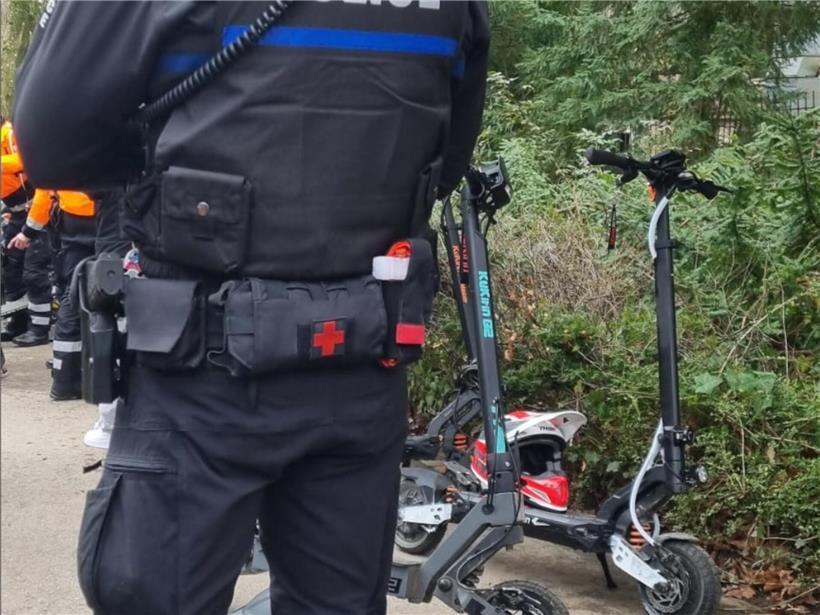 Mängel und Geschwindigkeitsüberschreitungen: Polizei beschlagnahmt 14 illegale E-Scooter 