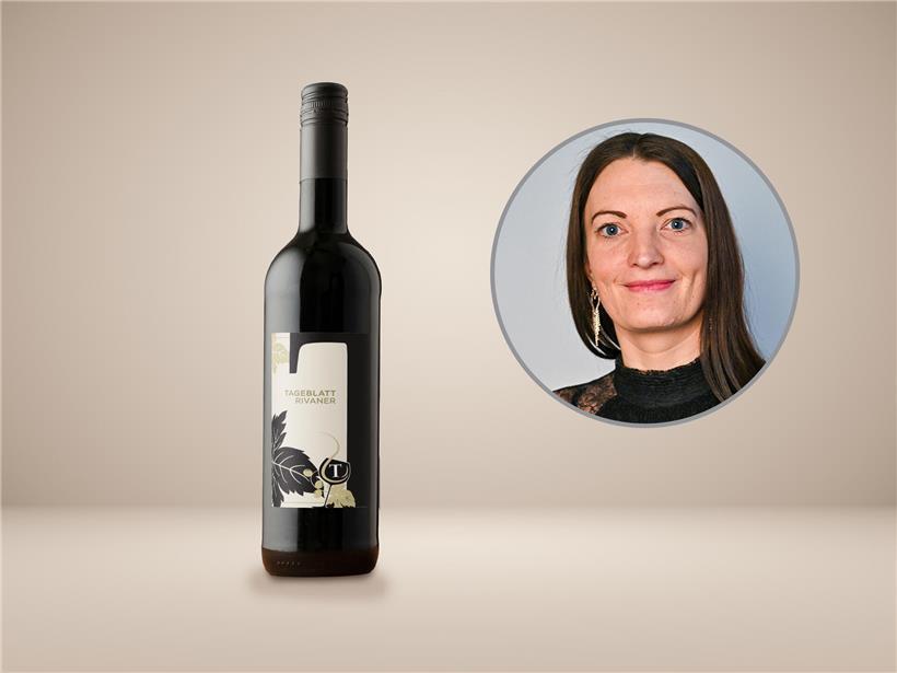 Jenny Füldner, die Chefin. Als Grafikdesk-Mama hällt sie ihre Kücken im Zaun.