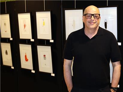 Mode-Illustrator Olaf Borchard inspiriert Seniorinnen zu eigenen „Miss Woiwer“-Kreationen