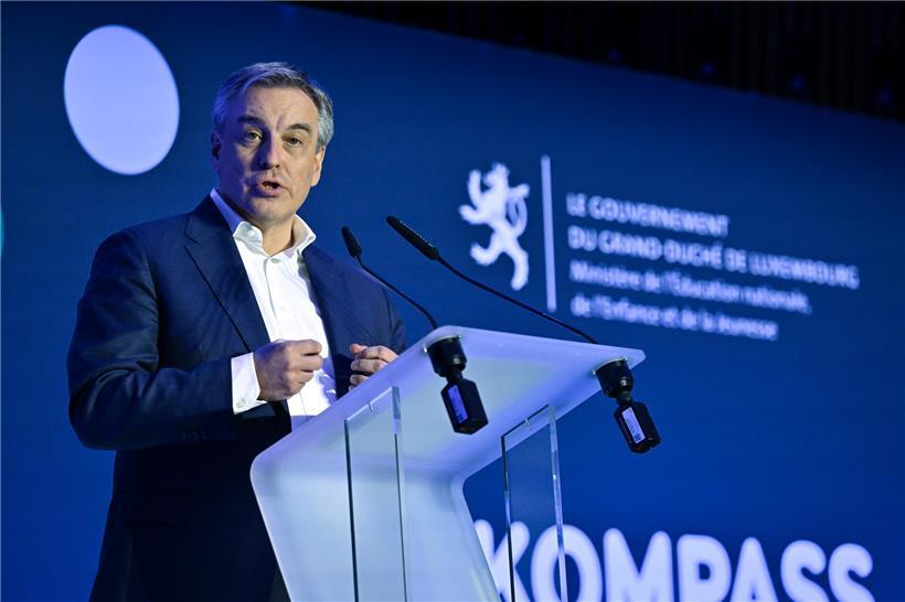 Bildungsminister Claude Meisch bei KI-Konferenz seines Ministeriums am Dienstag, Fokus auf Künstliche Intelligenz und Bildungspolitik