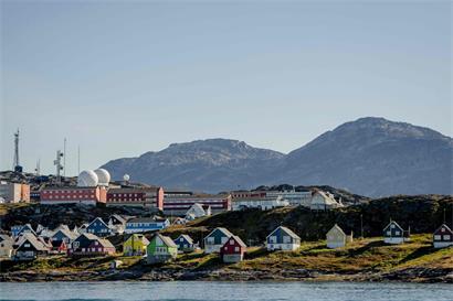 Blick auf Nuuk, die Hauptstadt von Grönland: Die zu Dänemark gehörende Insel ist zum geopolitischen Streitfall geworden, der einstweilen beigelegt wurde