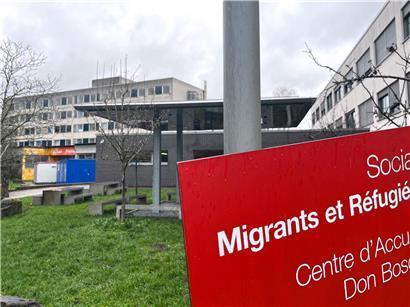 Foyer Don Bosco auf dem Limpertsberg mit moderner Architektur und hellem Eingangsbereich