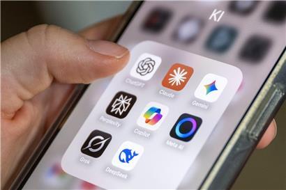 Brüsseler Behörden reagieren auf Verbreitung sexualisierter KI-Bilder von Frauen und Kindern durch Chatbot Grok