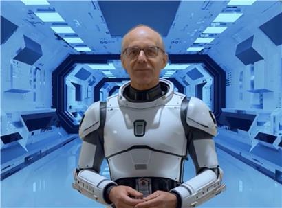 Captain Luc Frieden symbolisch auf dem Weg in die innovative, erfolgreiche Zukunft der Künstlichen Intelligenz.