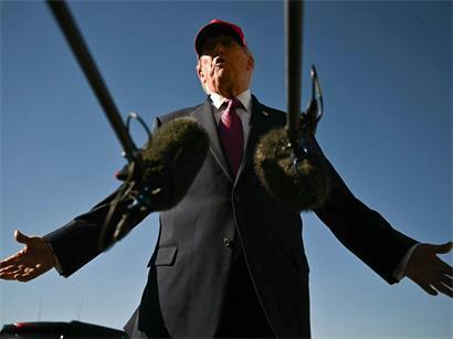 Chaos-Stifter Donald Trump umwirbt einen Machthaber, der den eigenen Feind unterstützt