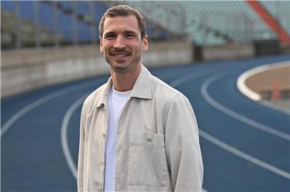 Charel Grethen beim letzten Lauf seiner Leichtathletik-Karriere 2025, symbolischer Abschluss eines erfolgreichen Sportlerlebens