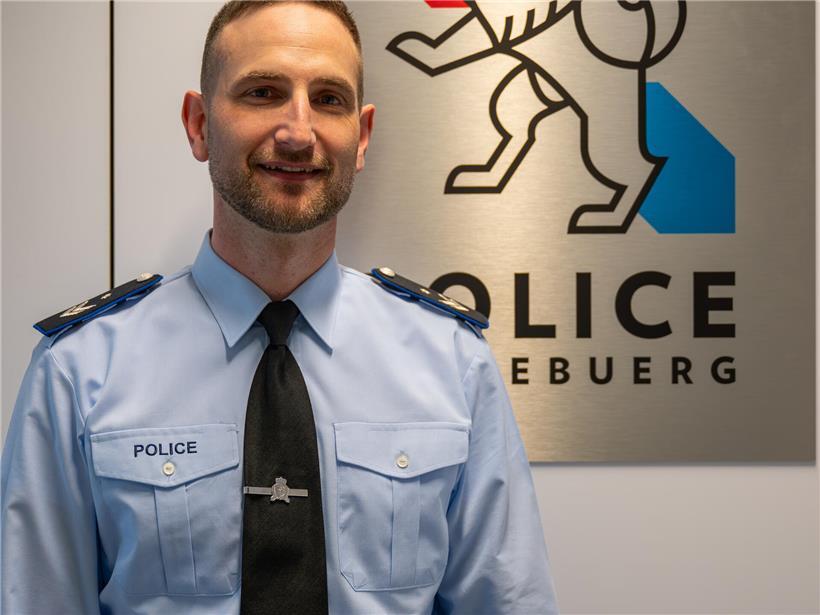 Charles Faber bei der Arbeit im Service national de circulation et de sécurité routières der Polizei am Computer