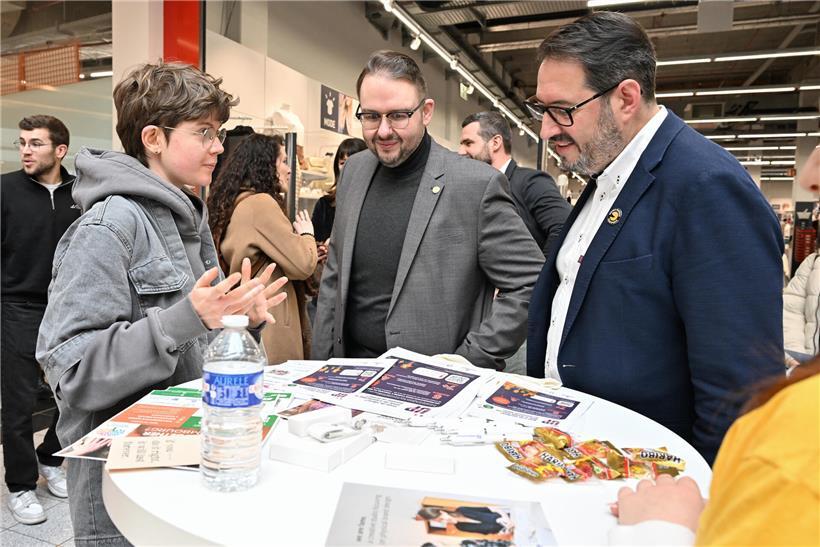Christian Weis und Bruno Cavaleiro im Gespräch, Bürgermeister und Schöffe von Esch überlegen berufliche Neuorientierung