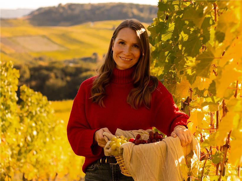 Co-Gründerin und CBDO Ksenia Golubeva-Schmit Porträt, Business-Frau im professionellen Umfeld