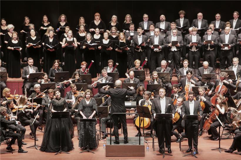 In Reih und Glied: das Orchester der Oper Zürich