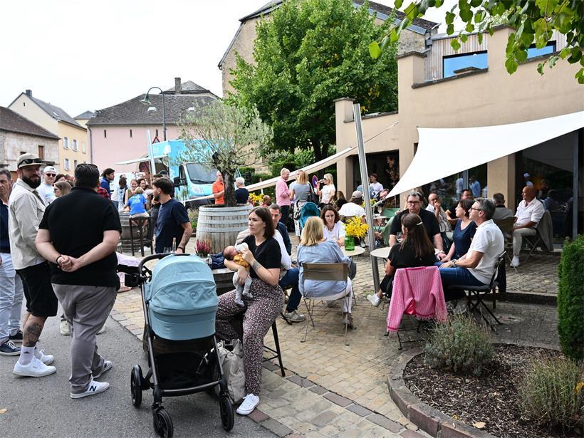 Das ganze Wochenende feierten die Besucher den Rieslingwein