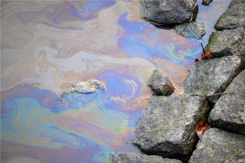 Verschmutztes Wasser des Dnister-Flusses nach russischem Angriff auf ukrainisches Wasserkraftwerk