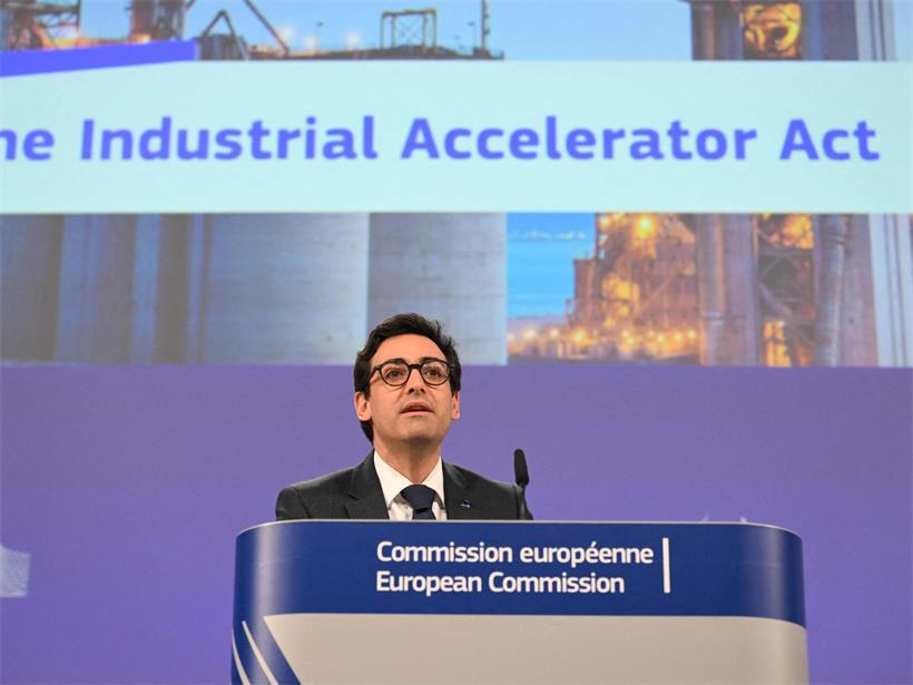 Der „Industrial Accelerator Act“ (IAA), den Industriekommissar Stéphane Séjourné bereits im März vorgestellt hatte, soll nun um einen weiteren Gesetzestext ergänzt werden