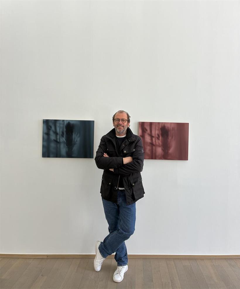 Der Künstler Nuno Lorena in der Ausstellung „Hiatus“