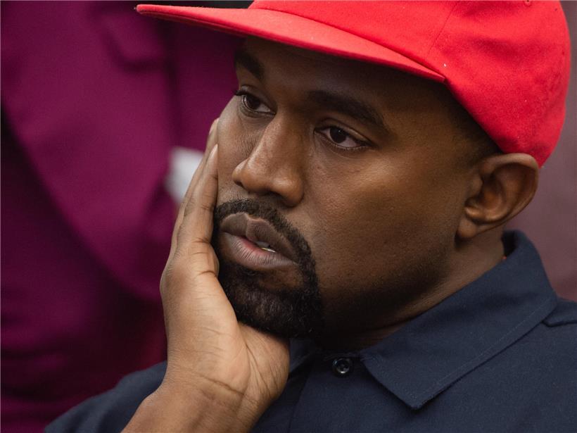 Der Rapper Kanye West sollte Headliner eines Festivals in den UK sein, doch die Regierung machte ihm einen Strich durch die Rechnung - und bezieht somit klare Stellung gegen seine antisemitischen und rechtsradikalen Aussagen