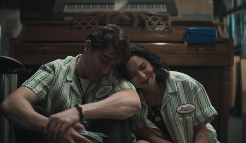 Der Schein des vertrauten Paares trügt: Michael Johnston (l.) und Megan Lawless (r.) in „Obsession“