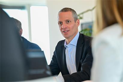 Der Umweltminister Serge Wilmes (CSV) weicht Fragen vom ehemaligen Abgeordneten David Wagner (déi Lénk) aus