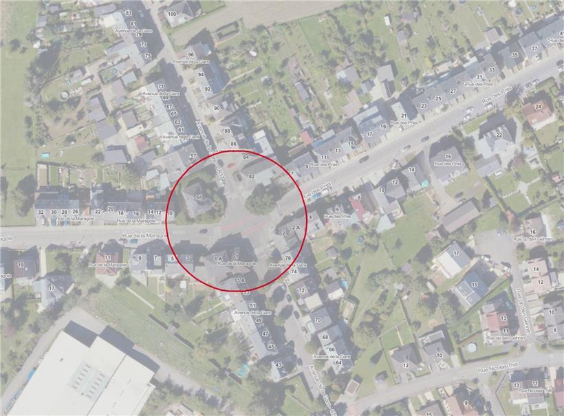 Der Verkehr wird während der Bauarbeiten durch eine provisorische Beschilderung geregelt