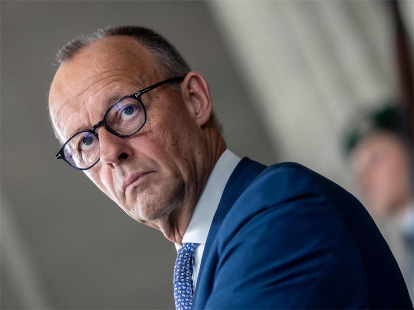 Friedrich Merz im Bundestag erläutert Koalitionsbeschlüsse der vergangenen Woche, deutsche Politik und Regierungssitzung