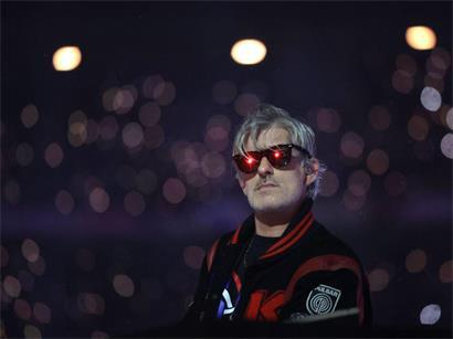 Der französische DJ Kavinsky wurde tot in seiner Wohnung in Paris aufgefunden