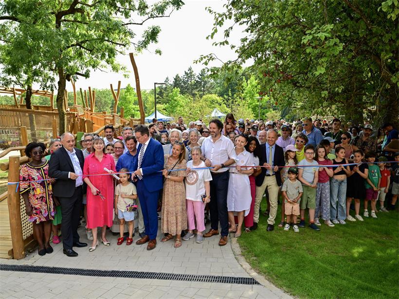 Neuer Spielplatz eröffnet: „Dass et esou bombastesch gëtt, hätte mir net geduecht“ Der neue Spielplatz im „Märeler Park“ wurde am Dienstag feierlich eröffnet