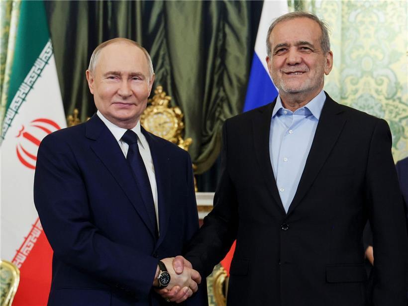 Wladimir Putin und Massud Peseschkian bei Treffen im Kreml, Januar 2025, Russland-Iran diplomatisches Gespräch
