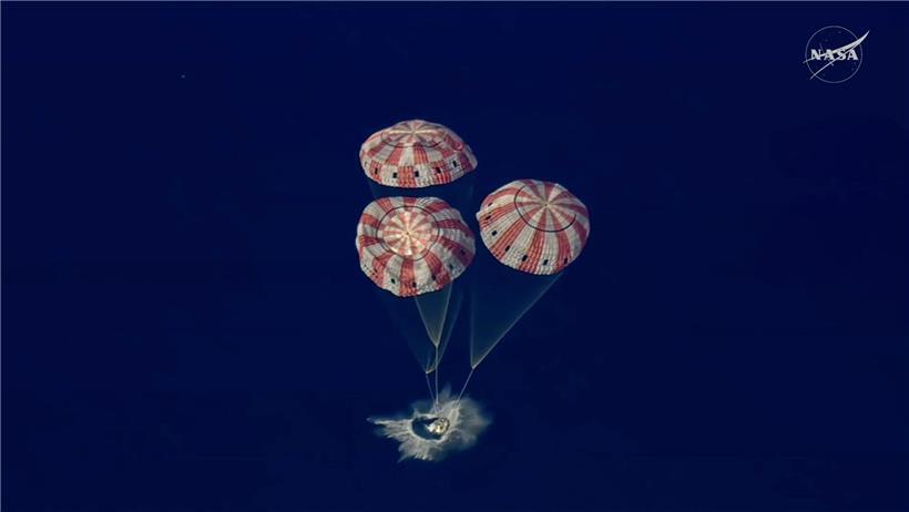 Artemis 2 Orion-Kapsel landet sicher im Pazifischen Ozean bei Weltraummission Rückkehr