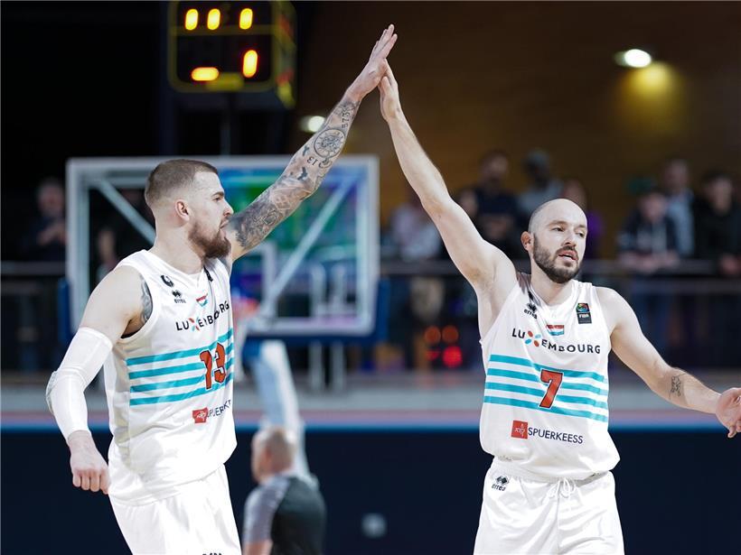 FLBB-Herren Ben Kovac und Philippe Gutenkauf feiern Sieg in den ersten beiden Vorqualifikationsspielen