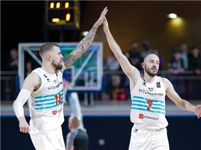 FLBB-Herren Ben Kovac und Philippe Gutenkauf feiern Sieg in den ersten beiden Vorqualifikationsspielen