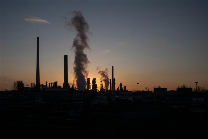 IEA-Sondersitzung zur möglichen Freigabe von Notfall-Ölvorräten für Energiemarktstabilität