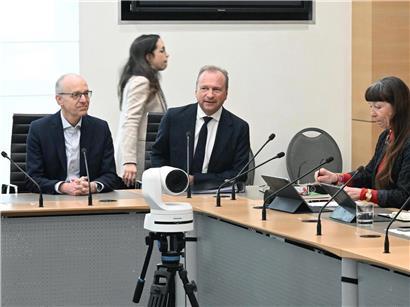 Die Kontenschließung des Internationalen Strafgerichtshofs durch die Spuerkeess hat in Luxemburg eine politische Debatte entfacht