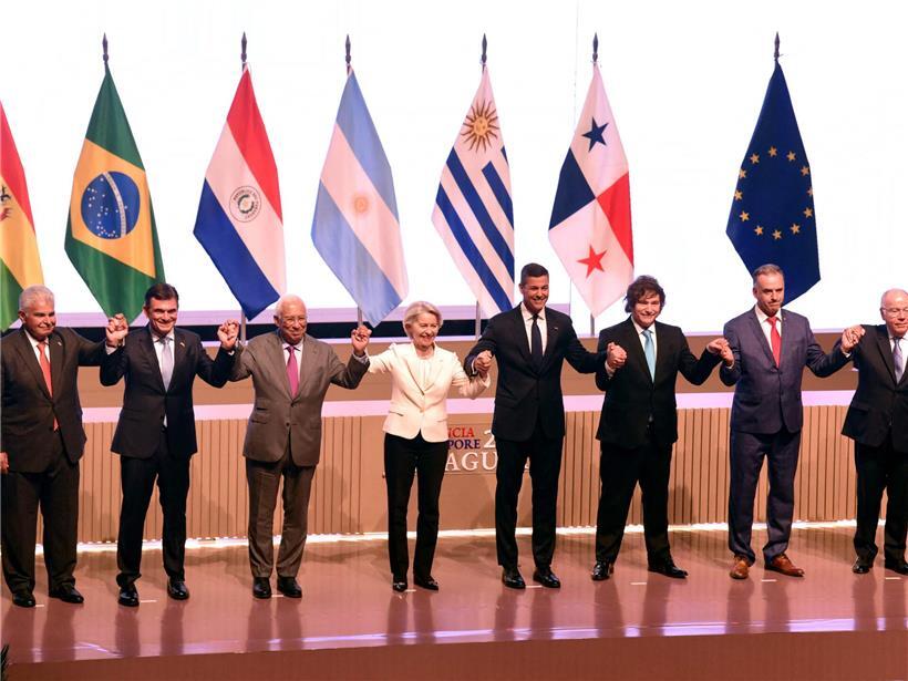 Offizielles Gruppenfoto der Präsidenten von Panama, Bolivien, Paraguay, Argentinien, Uruguay und EU-Führung bei Mercosur-Handelsabkommen 2026