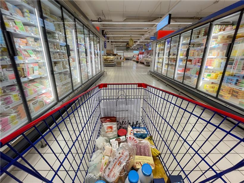 Lebensmittelpreise steigen im Jahresvergleich um 2,7 Prozent, steigende Kosten für Verbraucher und Inflationstrend sichtbar