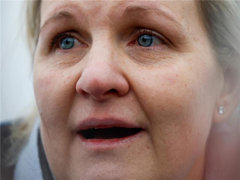 IOC-Präsidentin Kirsty Coventry erklärt emotional den Ausschluss des ukrainischen Skeleton-Athleten Wladislaw Heraskewytsch bei Olympia.