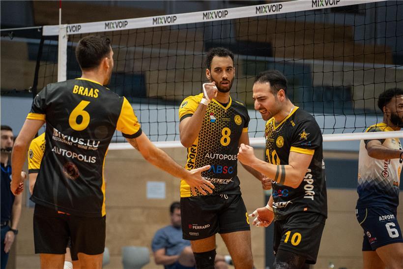 Strassener Herrenmannschaft im spannenden Meisterschaftsfinale auf dem Spielfeld