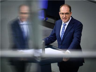 Alexander Dobrindt (CSU), Bundesinnenminister, spricht im Deutschen Bundestag über Geheimdienst-Kooperation mit den USA, Berlin 2026